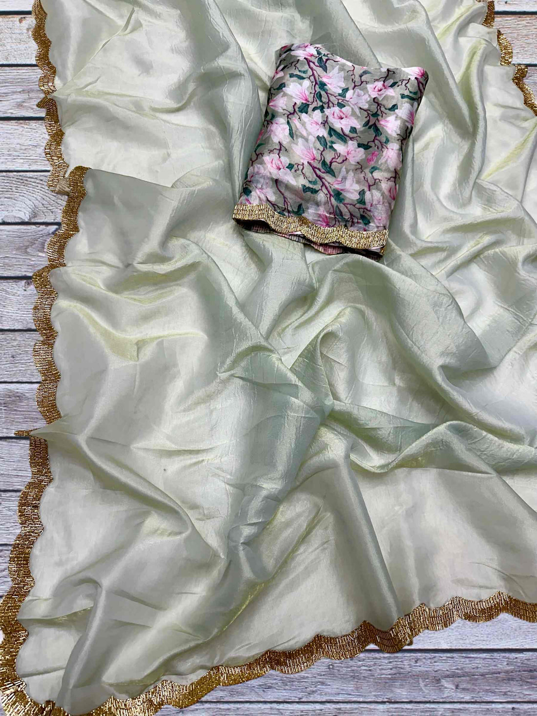 Jiya : Heavy Pure Tissue Crush Silk Saree